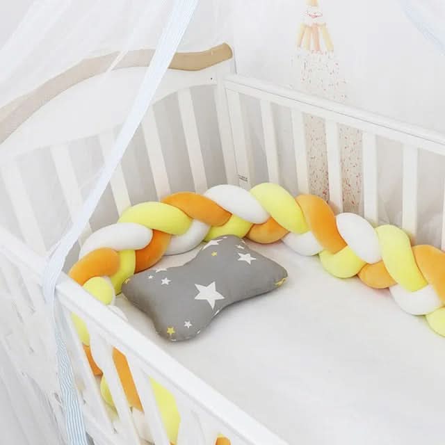 SnuggleNest - Cuscino per bambini intrecciato per un sonno sicuro e riposante