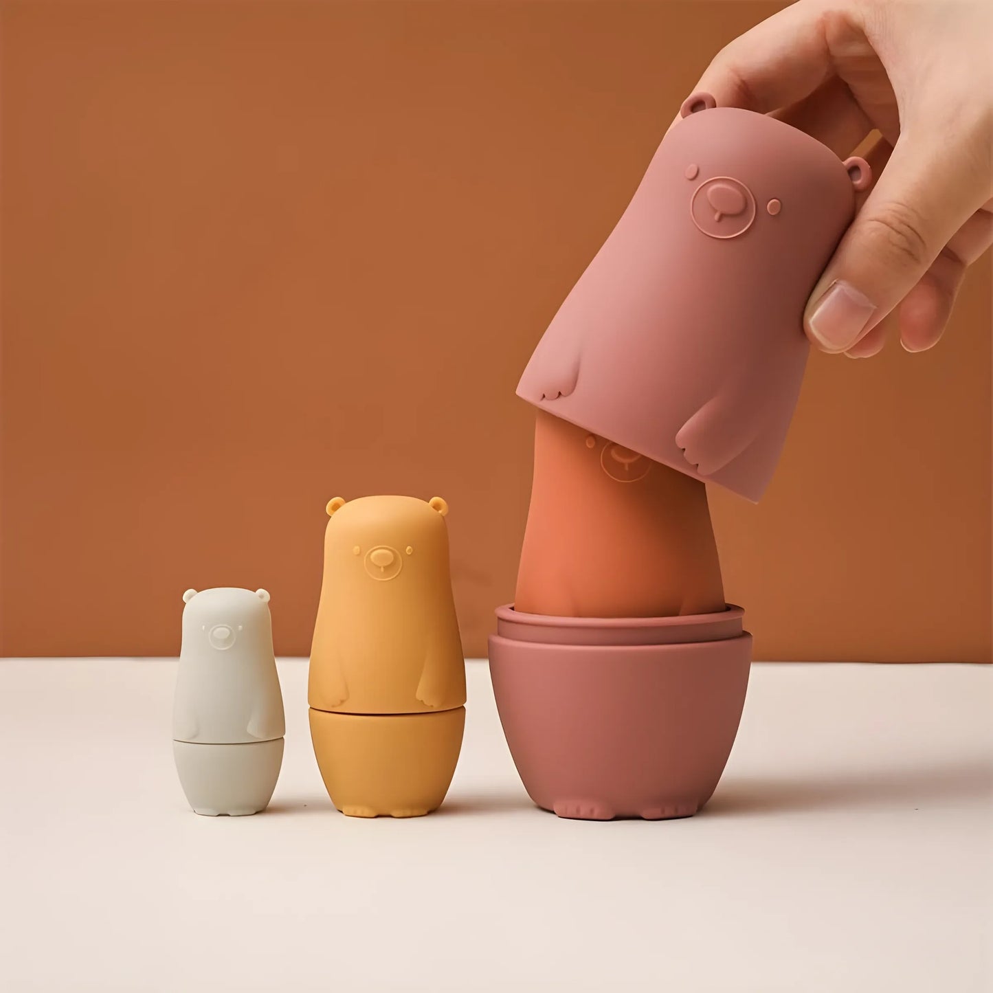SiliconeNest – Muñecas apilables de silicona para fomentar la motricidad fina