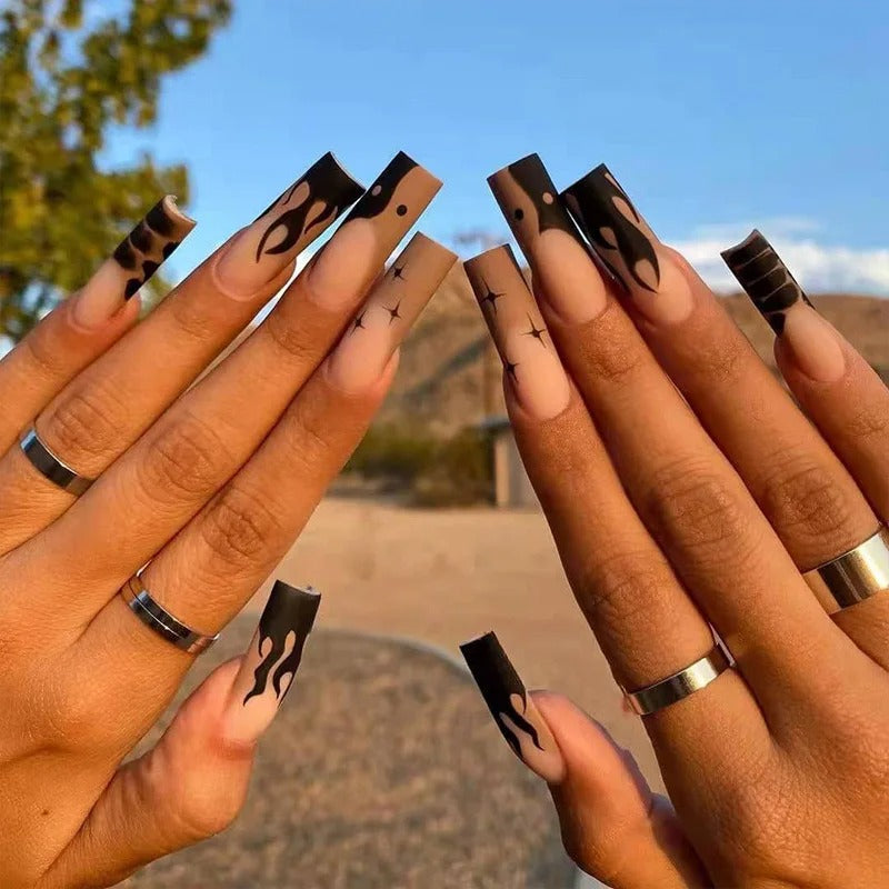 Presson Chic - 24 pieces pink nails with design | Quick to apply & elegant for any occasion