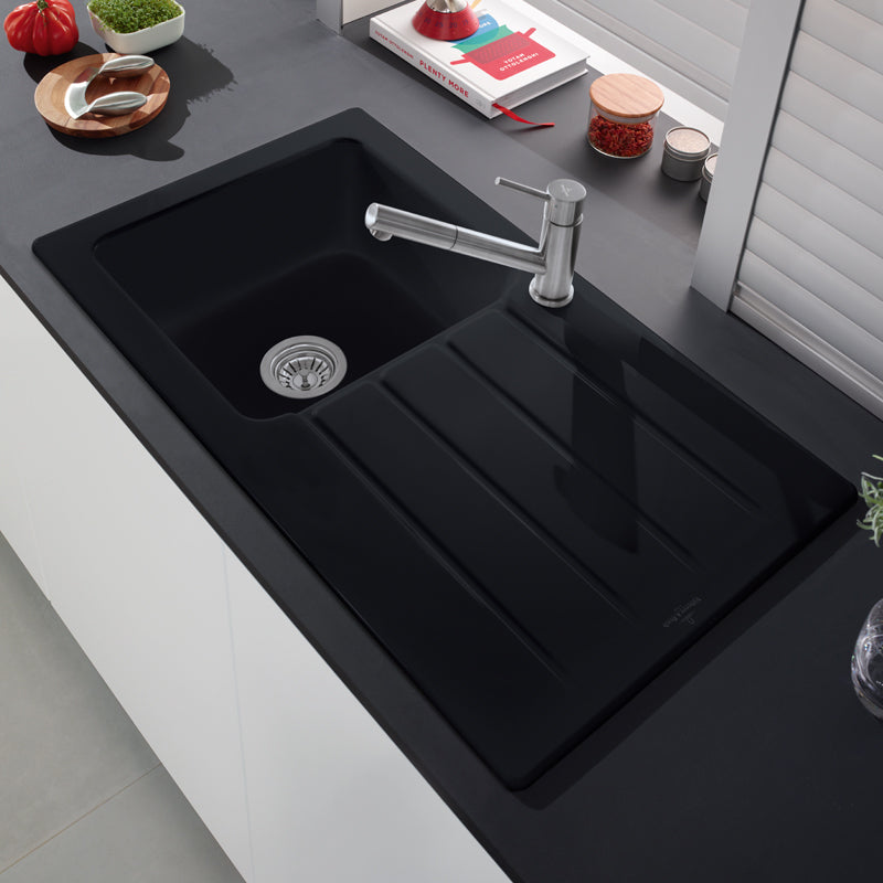 Architectura 50 ceramic washbasin - Elegant & easy-care in deep black for every bathroom