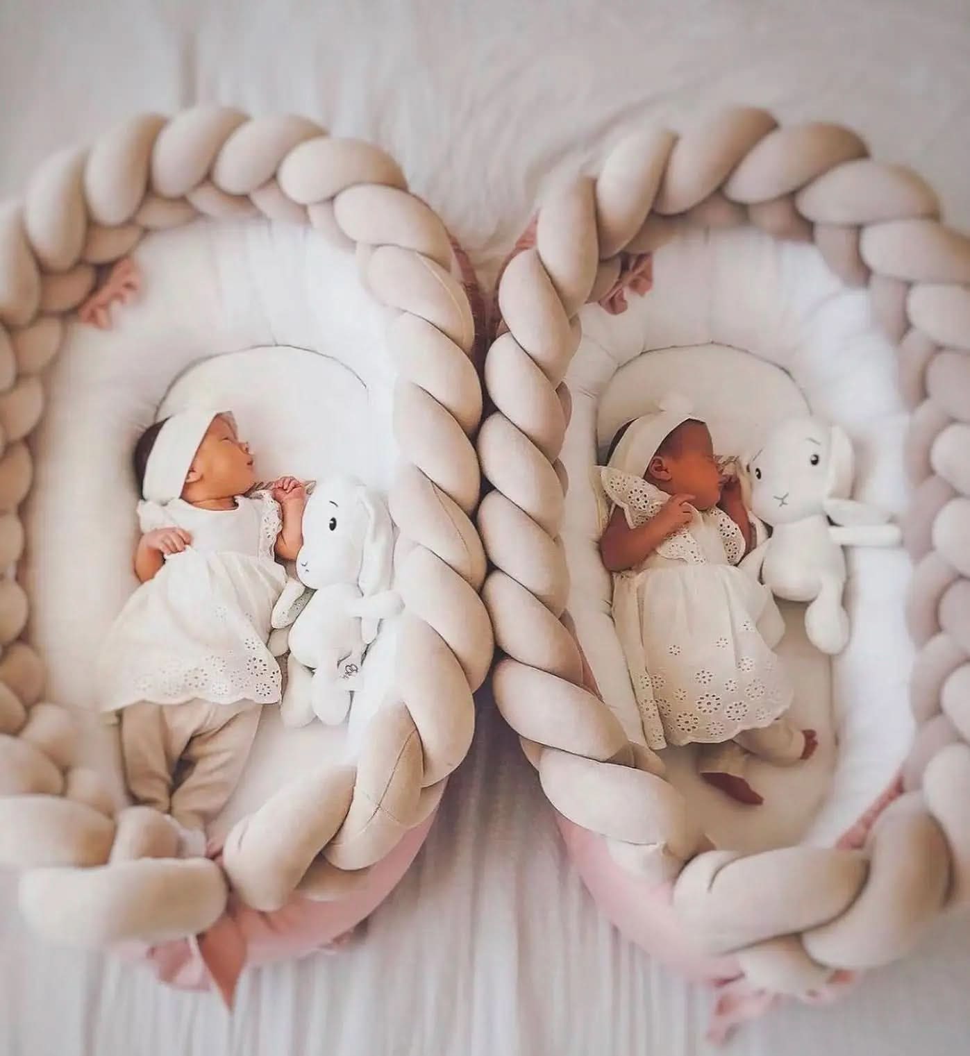 SnuggleNest - Cuscino per bambini intrecciato per un sonno sicuro e riposante