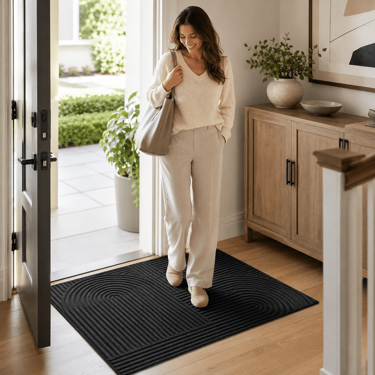 FLOWMAT – Absorbent, Washable Mat with an Elegant Linear Pattern