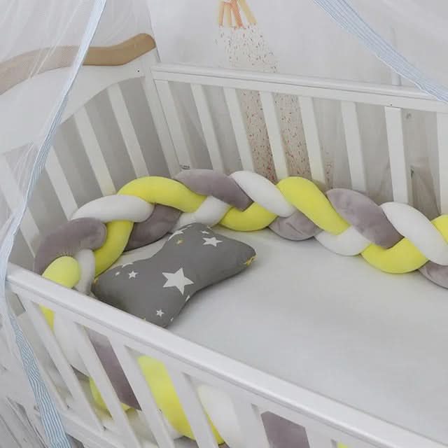 SnuggleNest - Cuscino per bambini intrecciato per un sonno sicuro e riposante
