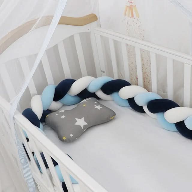 SnuggleNest - Cuscino per bambini intrecciato per un sonno sicuro e riposante