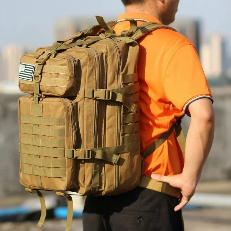 ADVENTUREPACK – Mochila táctica impermeable de 50 L de volumen para viajes y aventuras al aire libre