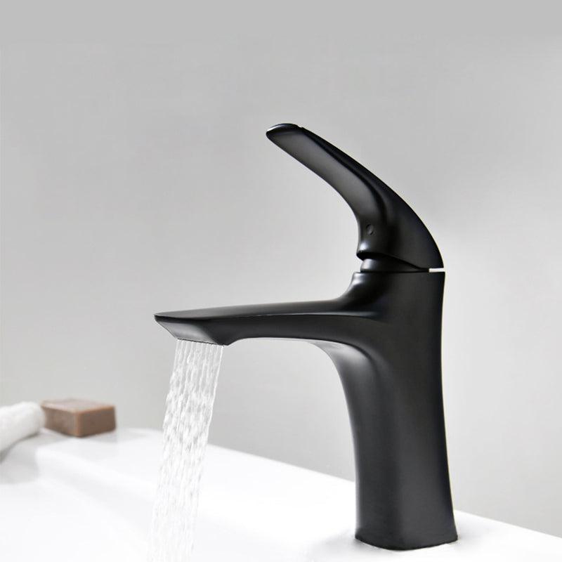 Grifo para lavabo BRASSLINE – Grifo moderno de un solo orificio para lavabo en latón con acabado negro antiguo