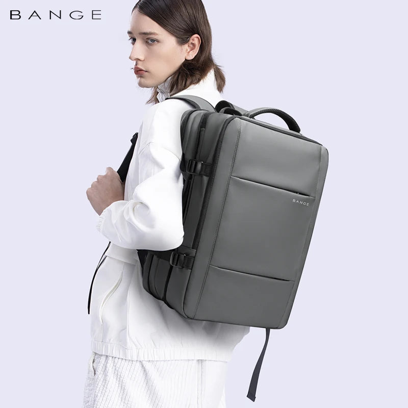 URBANFORM - Aesthetic business backpack with large storage space & laptop compartment
