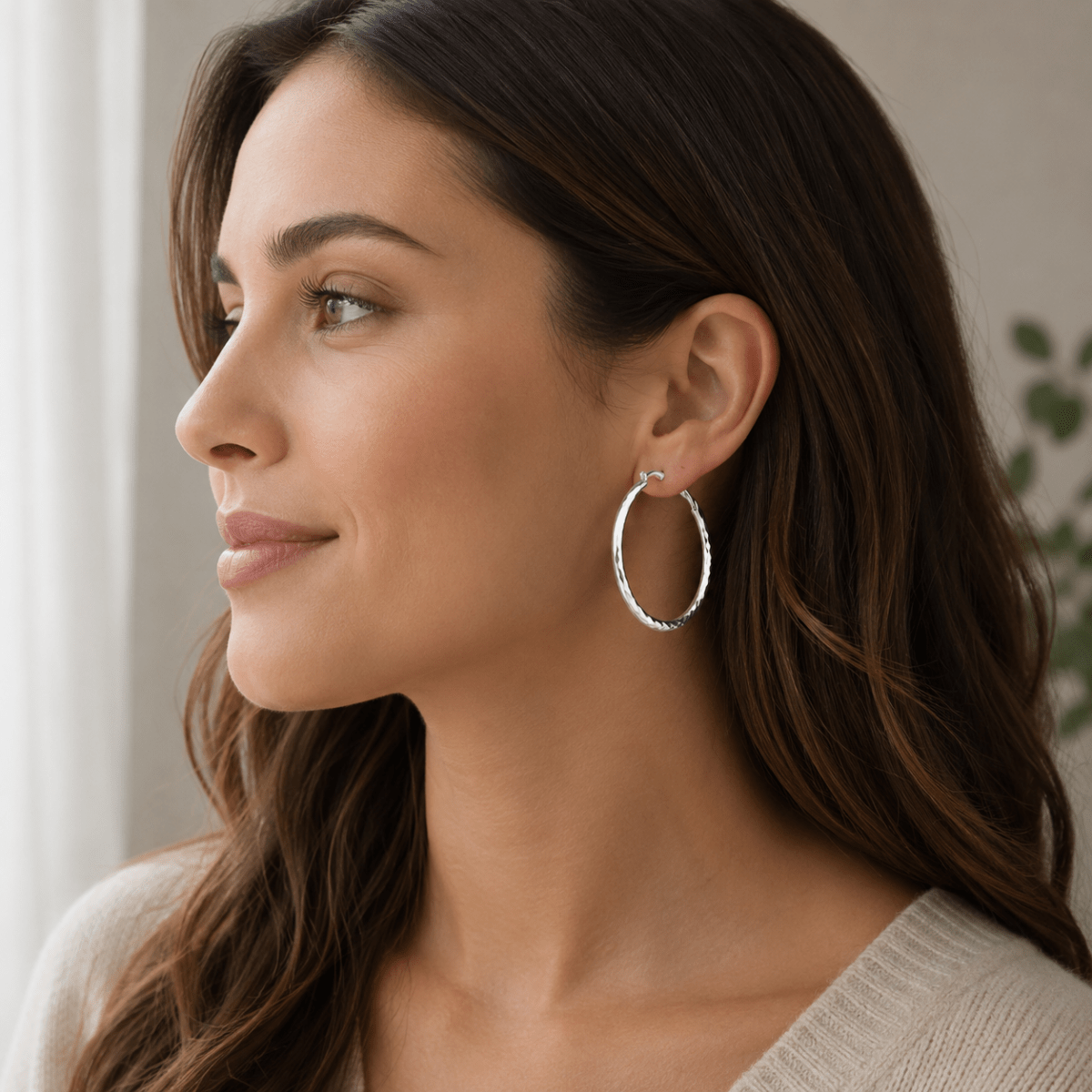 GLOWHAVEN – Elegant Hoop Earrings for Every Occasion