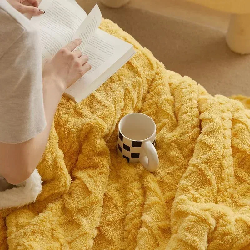 Thick lambswool blanket - Fluffy winter blanket for maximum warmth