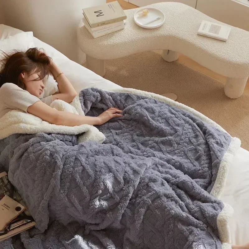 Thick lambswool blanket - Fluffy winter blanket for maximum warmth