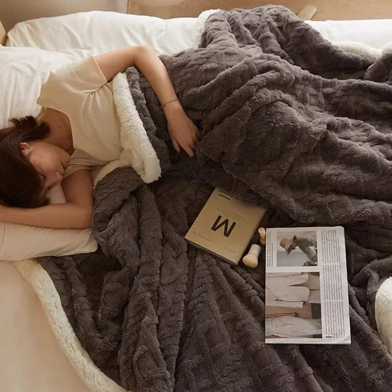 Thick lambswool blanket - Fluffy winter blanket for maximum warmth