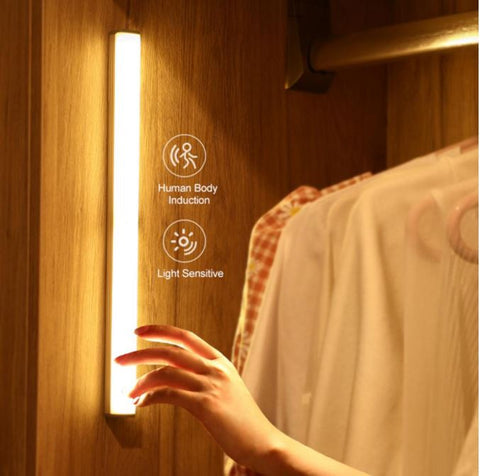 LumiSense Bar - Wireless LED light fitting with motion sensor & USB/AAA power supply
