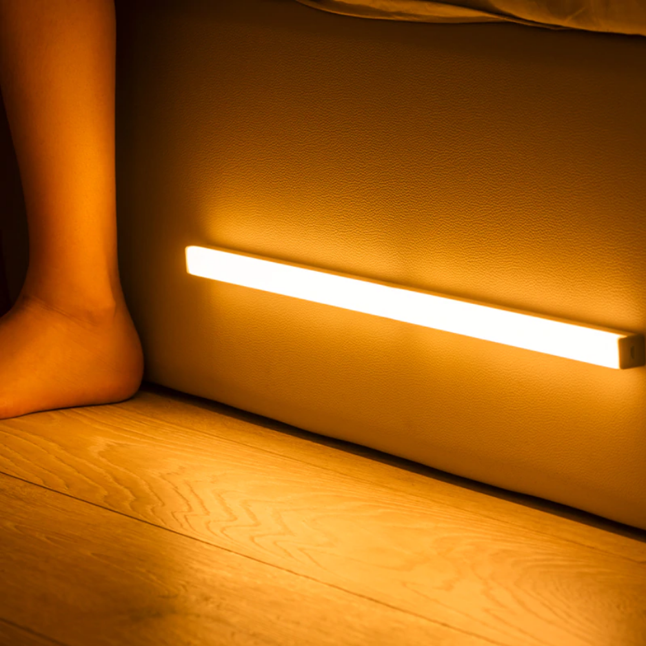 LumiSense Bar - Wireless LED light fitting with motion sensor & USB/AAA power supply