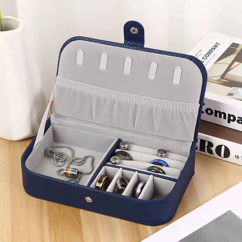 Velouré – Mini Jewelry Box made of Velour, Compact & Stylish