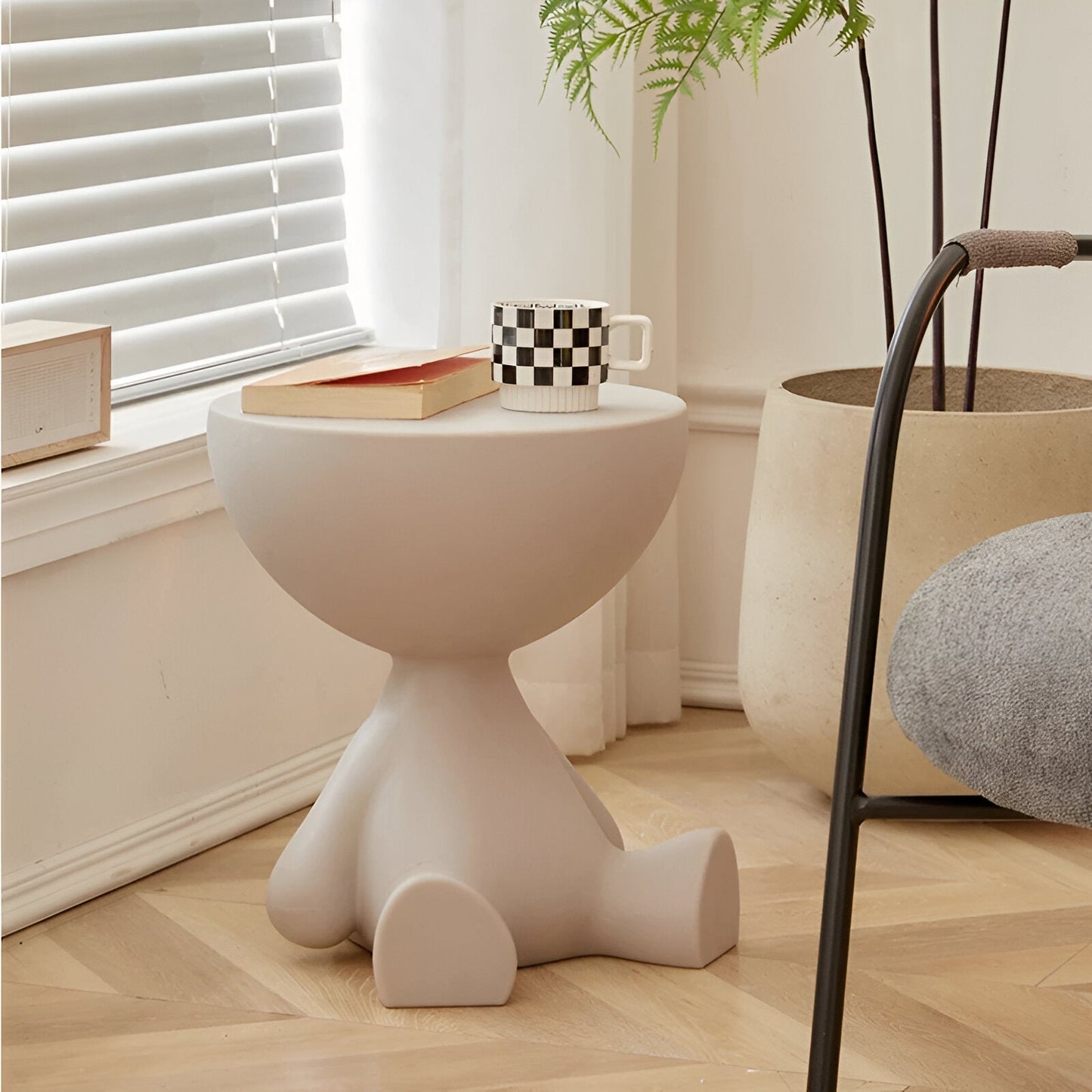 LUXROUND TABLE - Elegant round lounge table for stylish living