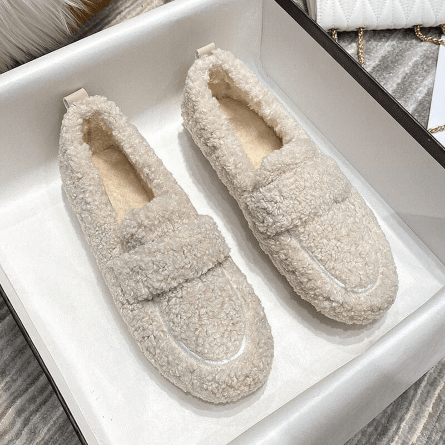 ELEGANSTEP – Elegant Winter Slippers for Warmth and Comfort