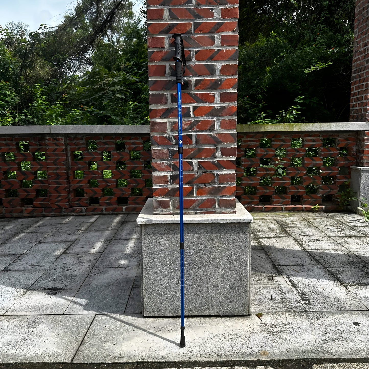 Aluminium trekking poles - lightweight, shock-absorbing support for adventurous hikers