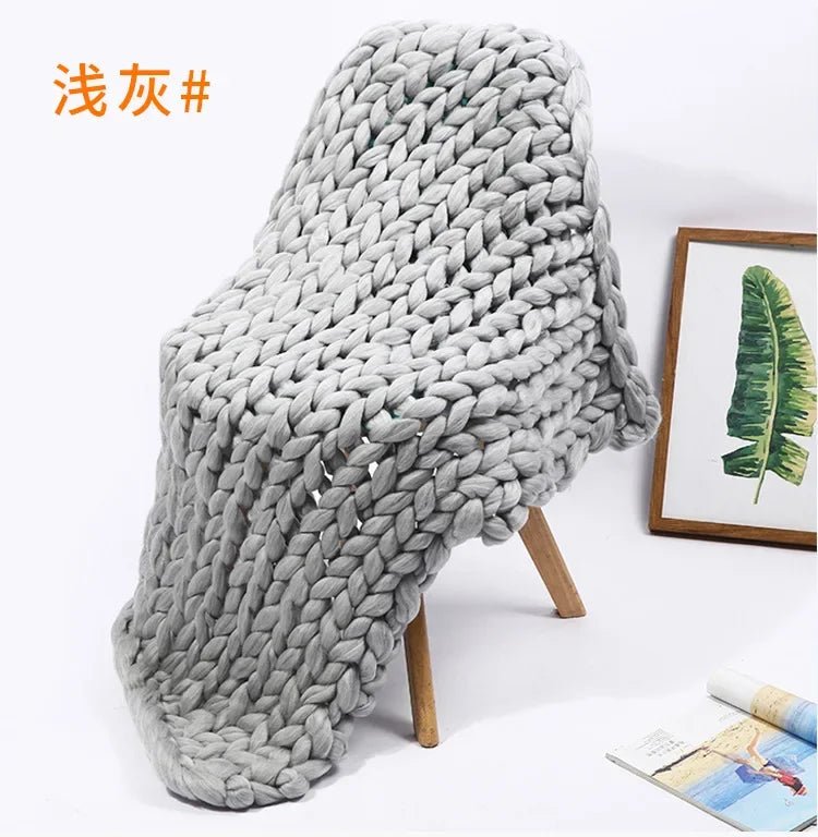 Loomora – Handmade Minky Chunky Blanket for Ultimate Comfort