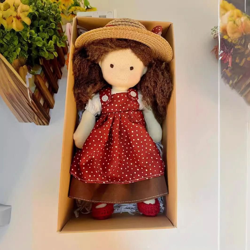 Poupée Waldorf HeartLoom | Poupée en peluche en coton faite main | Poupée douce en peluche | Favorise l'imagination et le développement émotionnel