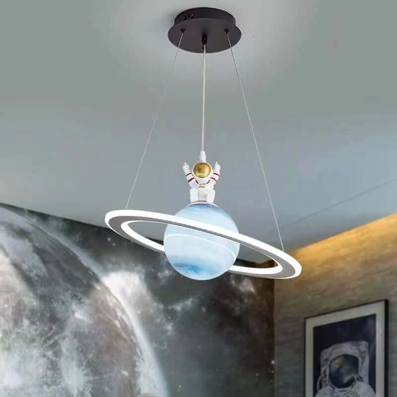 Lámpara colgante LED Planeta – Lámpara infantil imaginativa con diseño de planeta