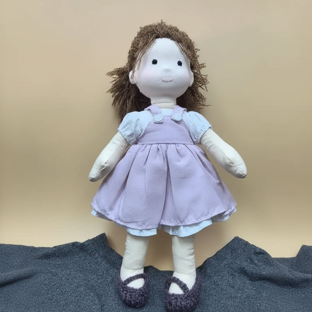AMORELLA – Muñeca Waldorf hecha a mano con accesorios