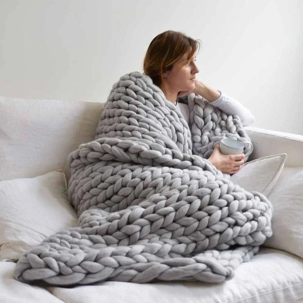 LuxeWool – DIY Chunky XL Wool Yarn for Blankets & Pillows