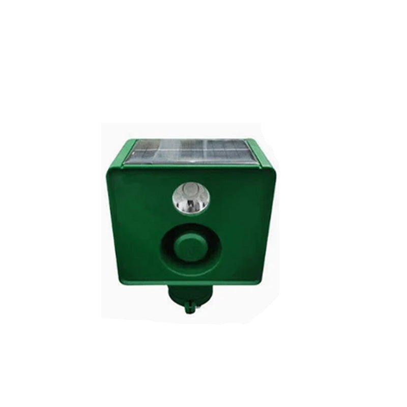 BEASTGUARD – Solar Animal Repellent with Alarm & LED for Effective Outdoor Protection