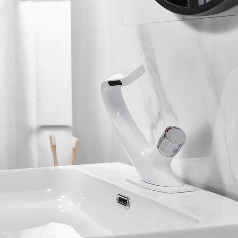 Grifo de lavabo AQUACASCADE – Grifo moderno tipo cascada de latón para un diseño de baño lujoso