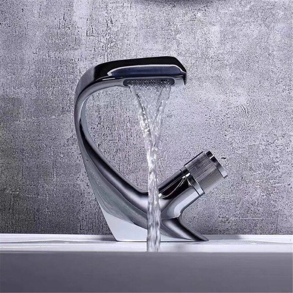 Grifo de lavabo AQUACASCADE – Grifo moderno tipo cascada de latón para un diseño de baño lujoso