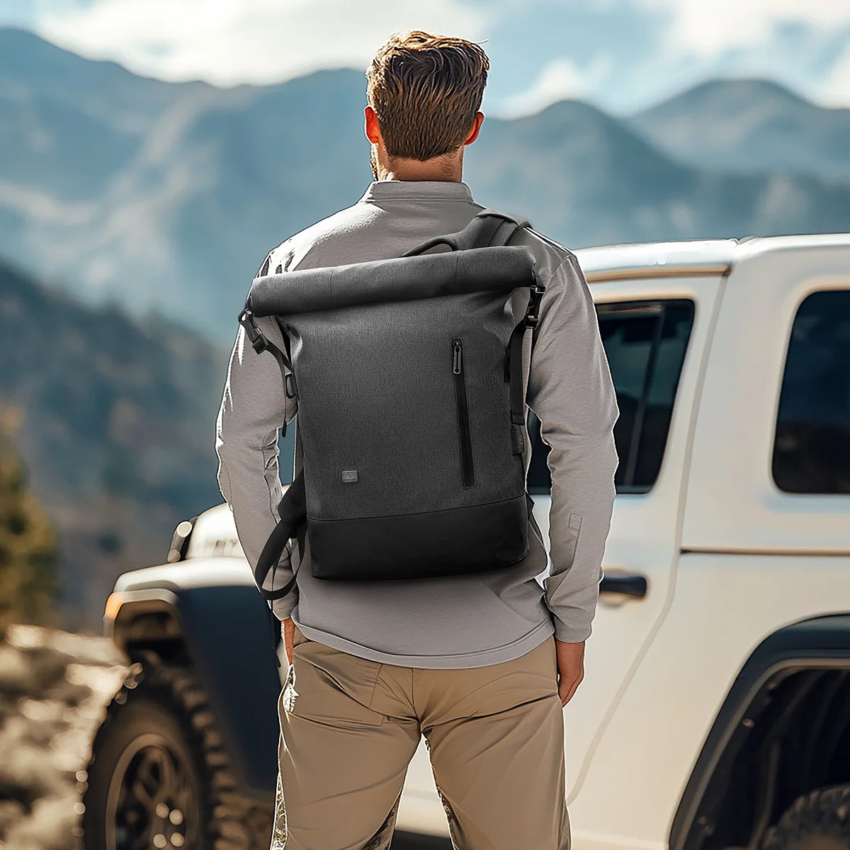 URBANTRAIL Rolltop - Multifunctional outdoor rucksack with USB port