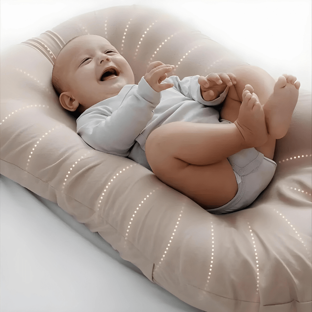 Nuvora Baby Orthopädisches Kissen | Weiche Memory-Schaum-Unterstützung für eine gesunde Kopfform 1