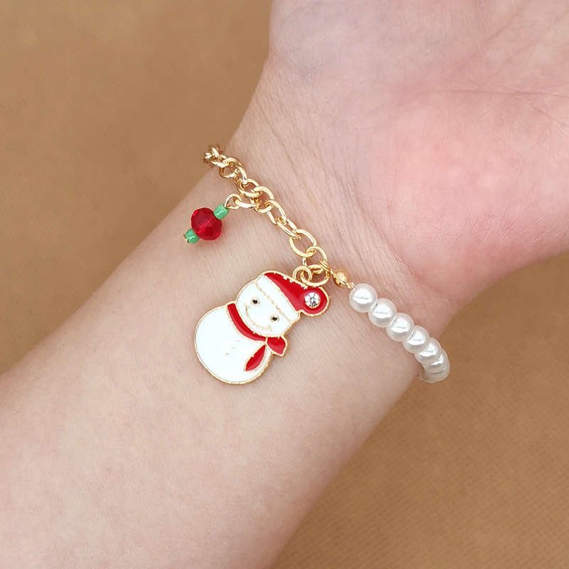 PEARLGLOW – Festliches Bettelarmband mit schimmernden Perlen für Weihnachten 7