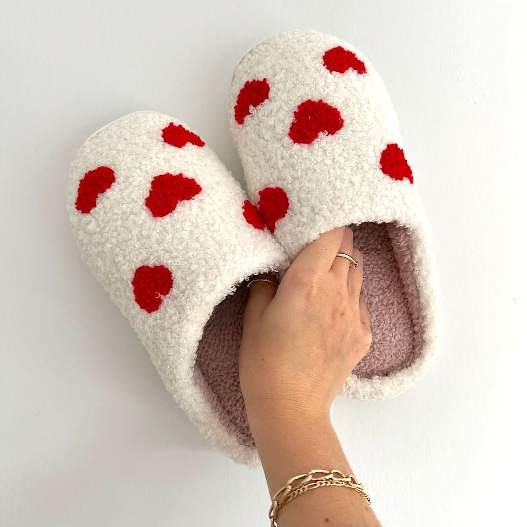 COZYHEART SLIPPERS - Plush slippers with heart design for women