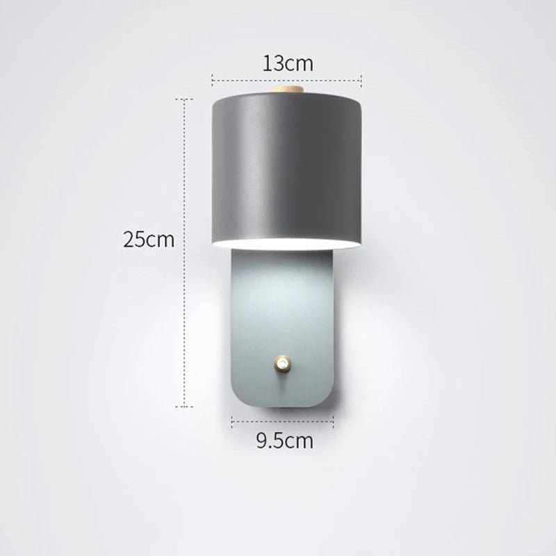 PLUGLUX – Minimalist wall lamp with plug for flexible lighting