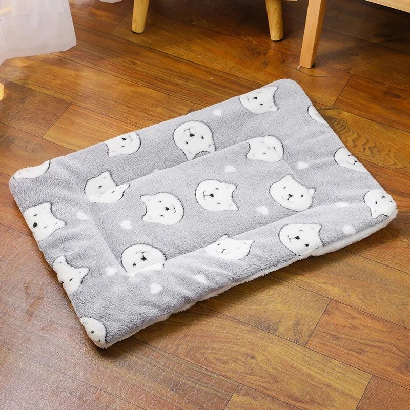 FLANNELPAW - Warm Flannel Sleeping Mat for Dogs & Cats