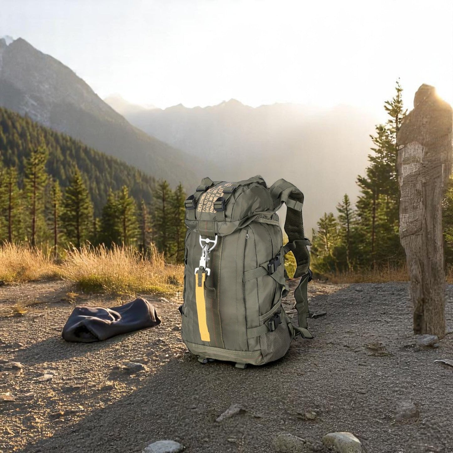 SKYBORNE TACTICAL - Robust 30L outdoor rucksack with waterproof design