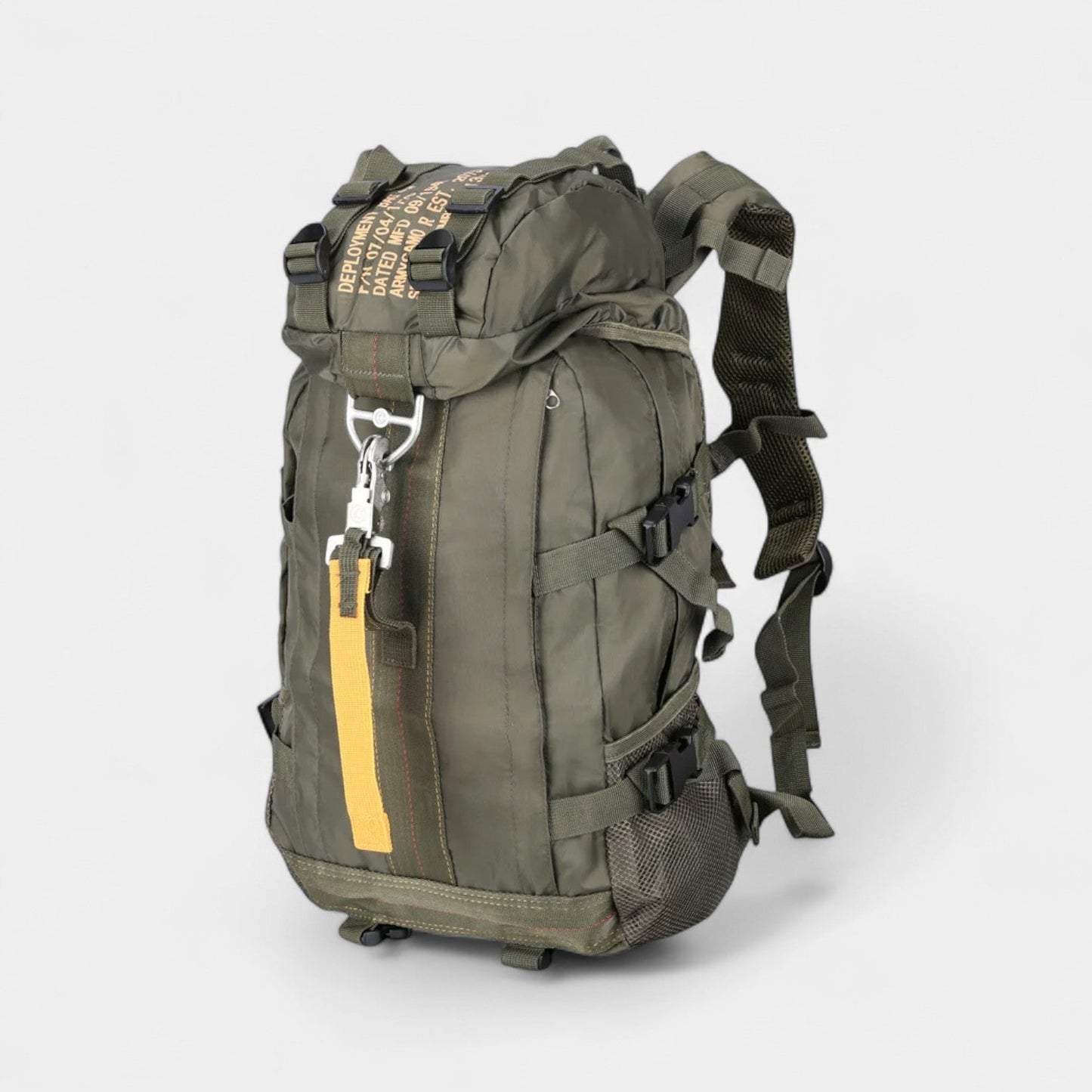 SKYBORNE TACTICAL - Robust 30L outdoor rucksack with waterproof design