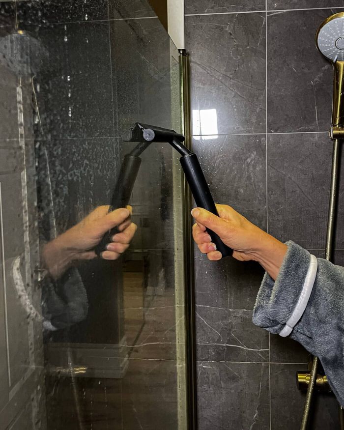 DELUXE Shower Squeegee - Telescopic shower squeegee for glass & floor without bending down