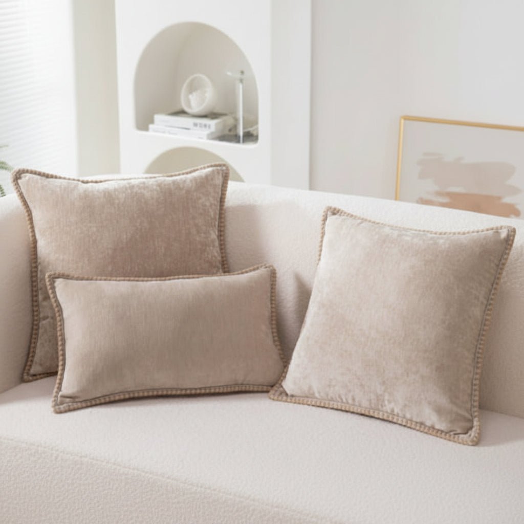 FEINTOUCH – Elegant chenille cushion cover for soft, decorative home comfort