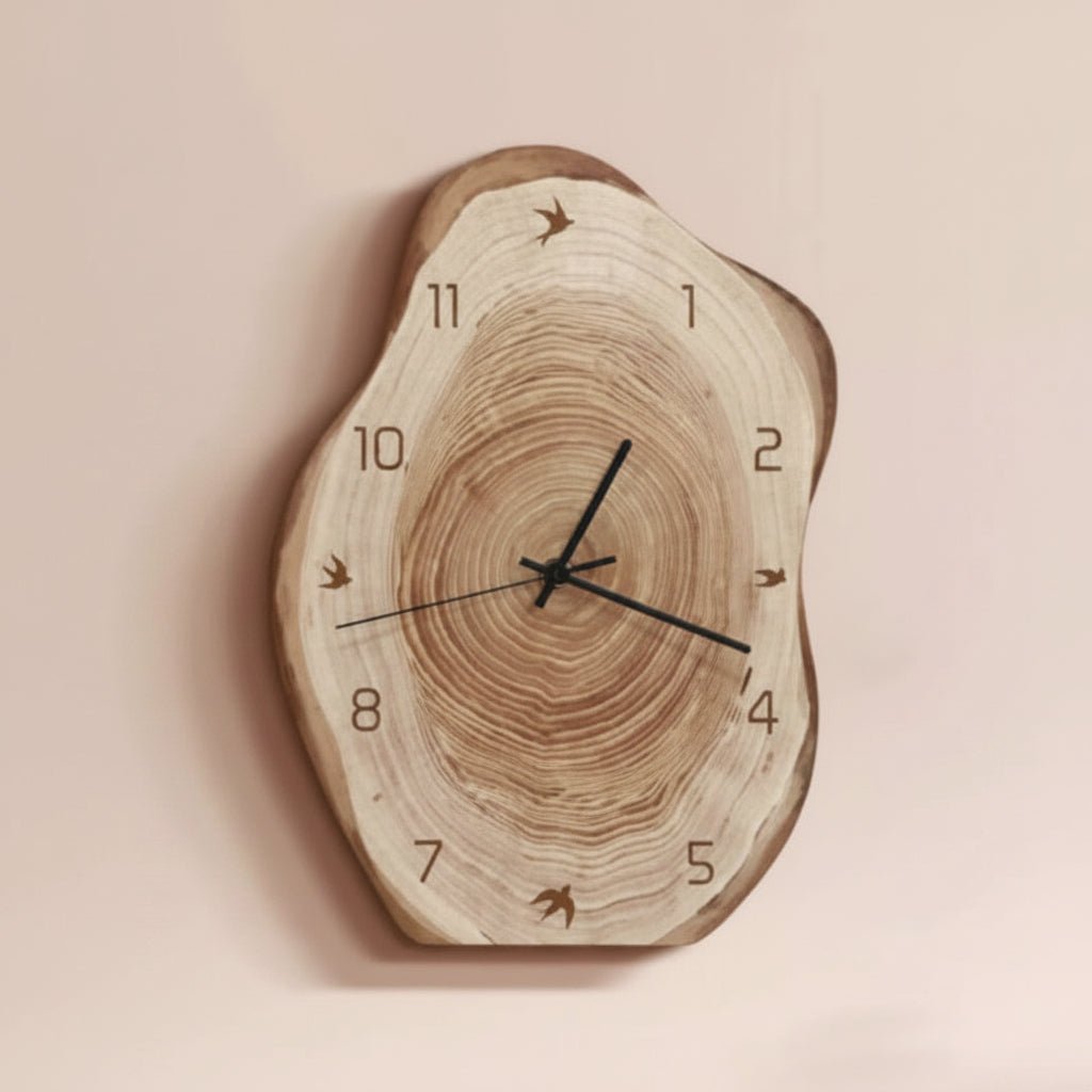 TIMEWAVER – Modern wall clock in irregular ring shape for any room