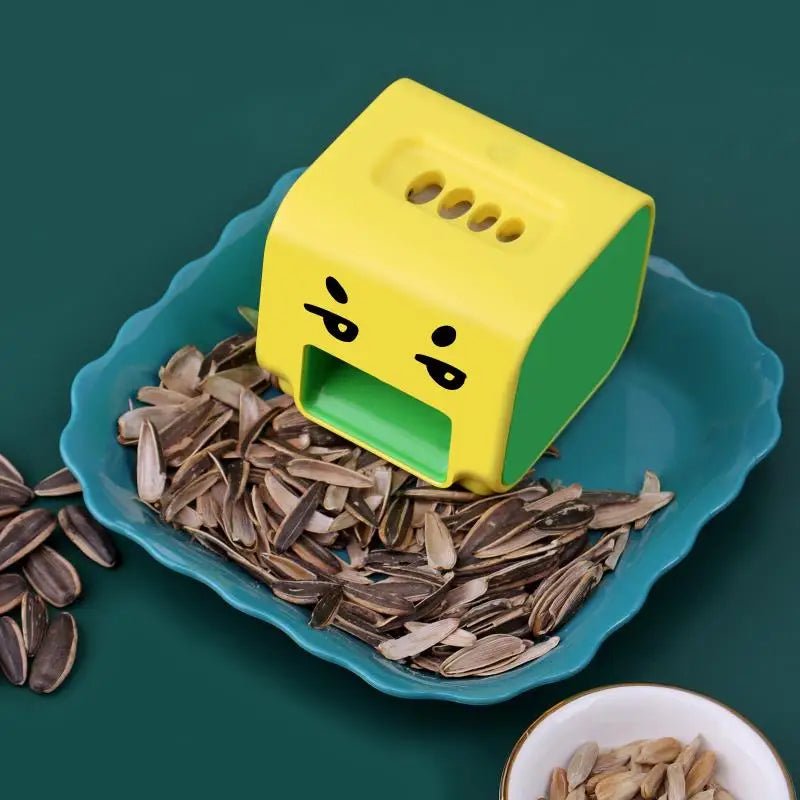 CRACKORA – Automatic melon seed shelling aid with portable design