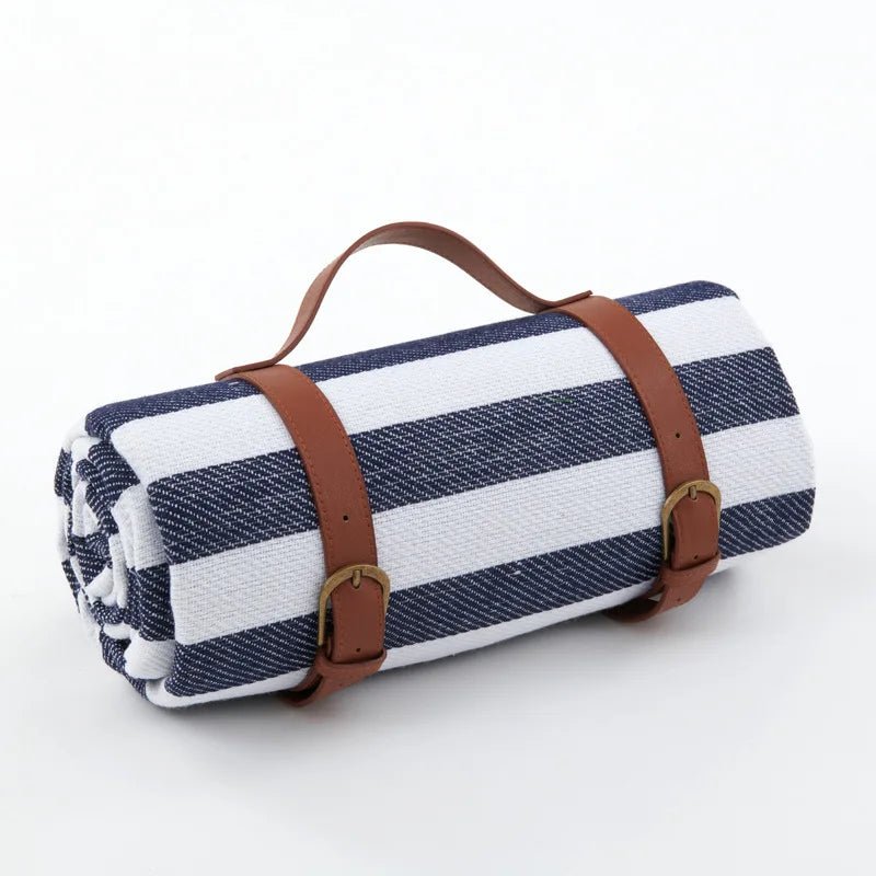 PICSTYLE – Checkered picnic blanket with practical carrying strap