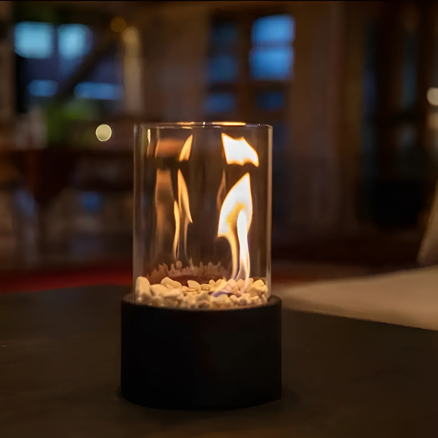 SleekFlame - Foyer de table sans fumée pour une utilisation intérieure et extérieure élégante