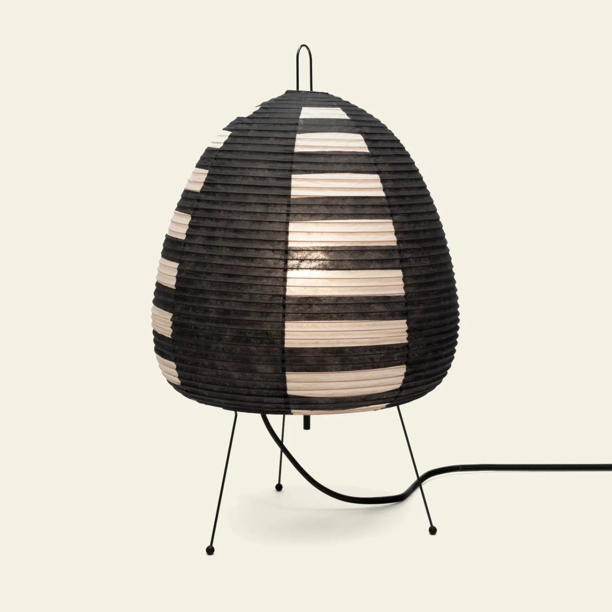LumiRice – Elegant table lamp made of rice paper in Japanese design