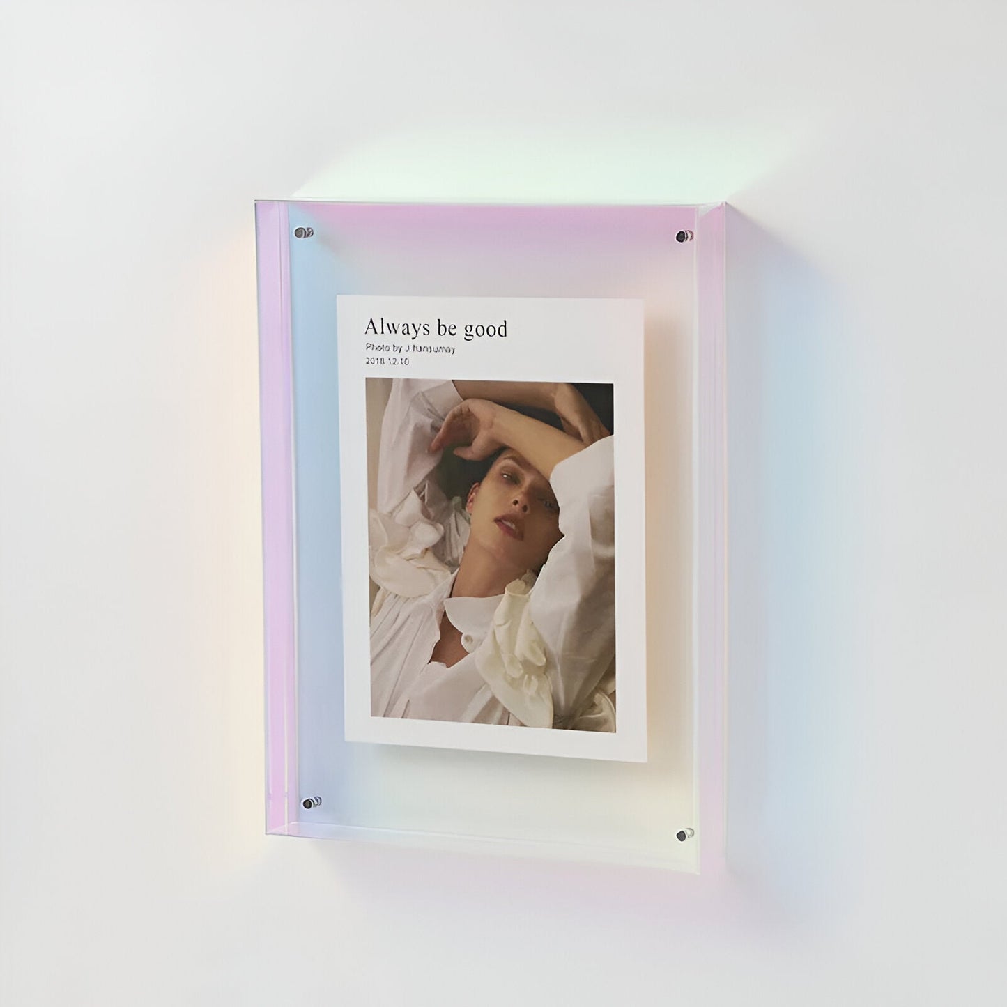 CRYSTAFRAME - Transparent acrylic picture frame for modern picture presentation