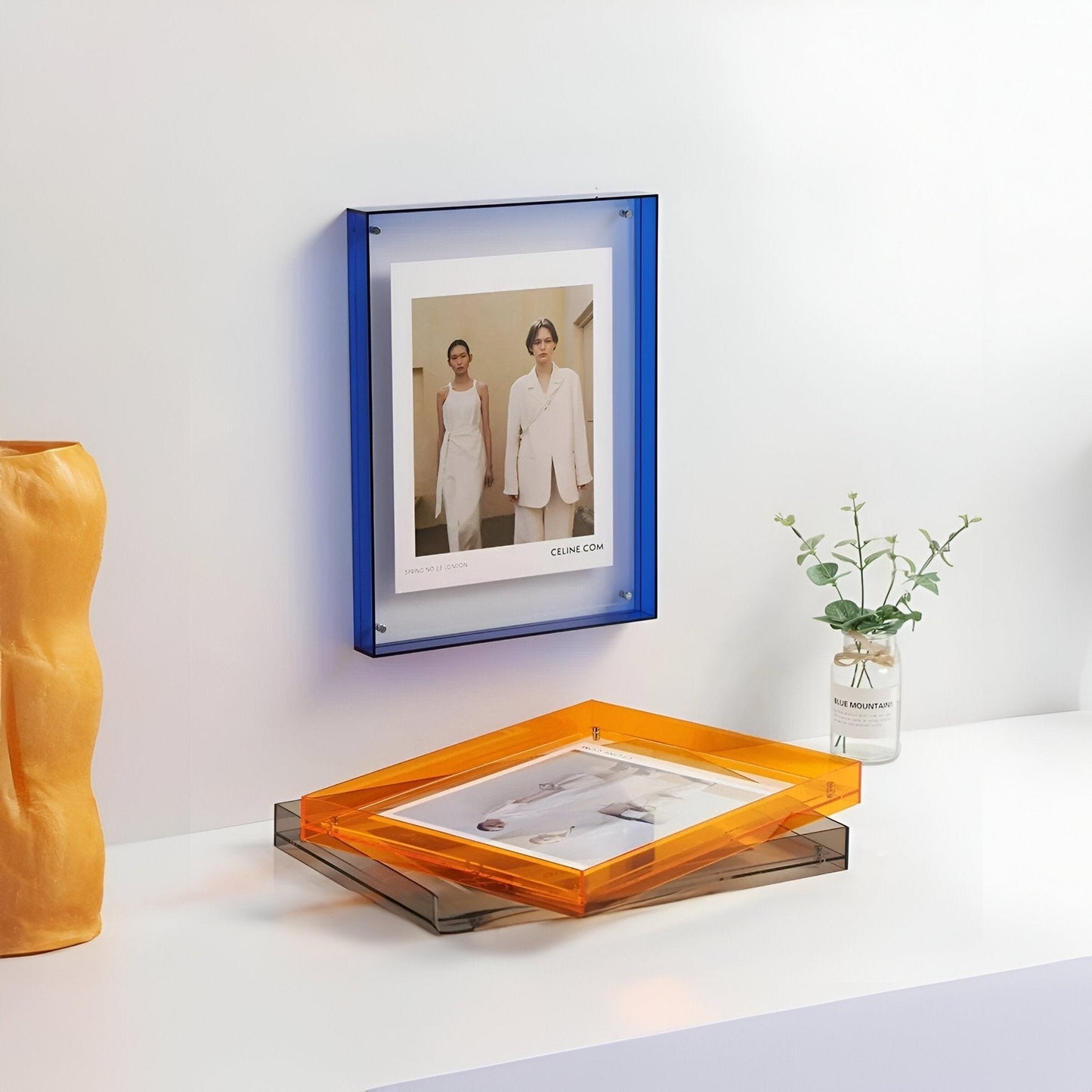 CRYSTAFRAME - Transparent acrylic picture frame for modern picture presentation