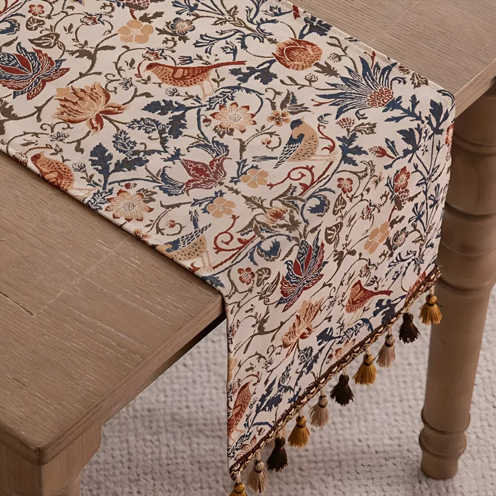 ClassicLinens – Elegant table runner with floral and bird motif