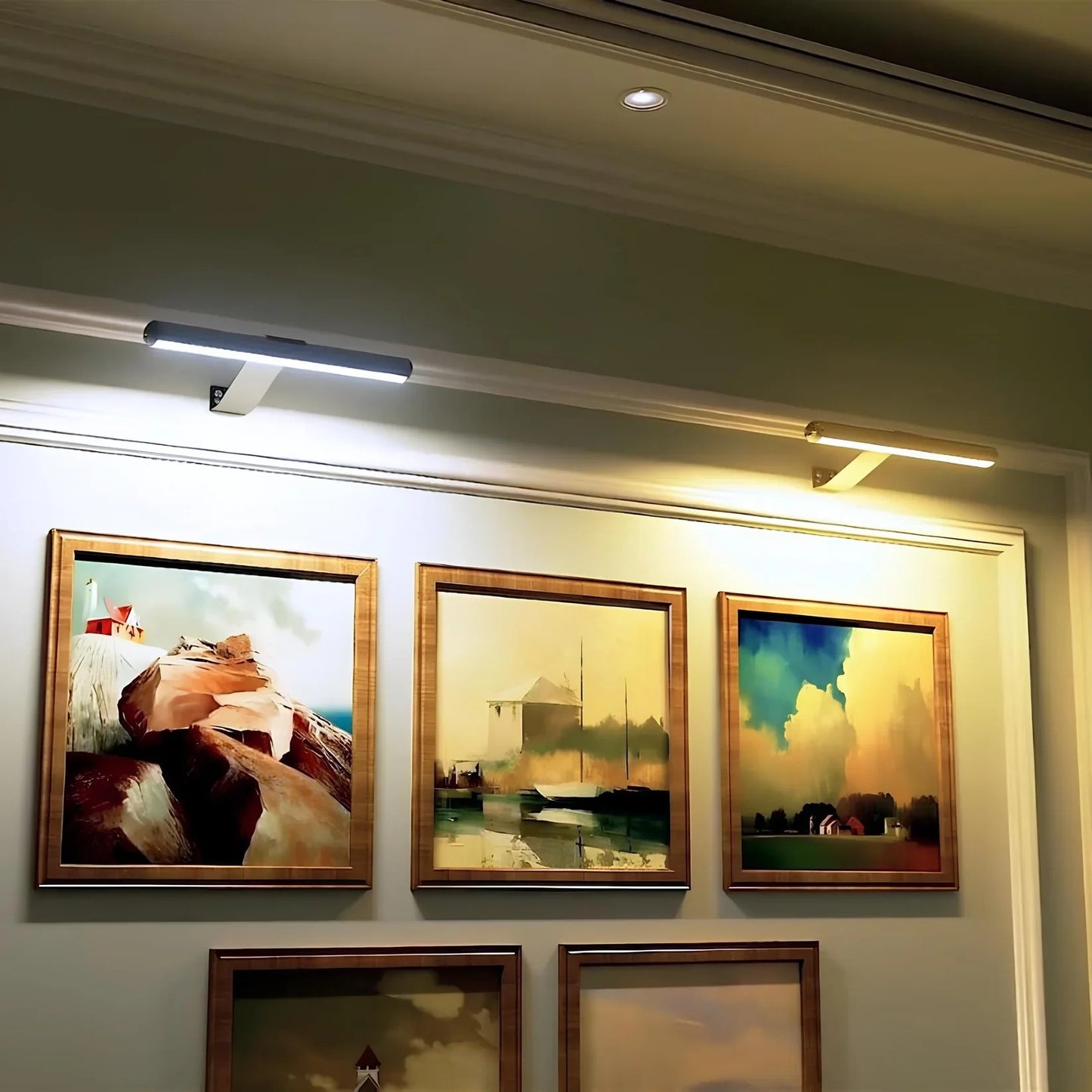 ArtGlow swivelling LED wall light - Wireless & stylish for any gallery wall