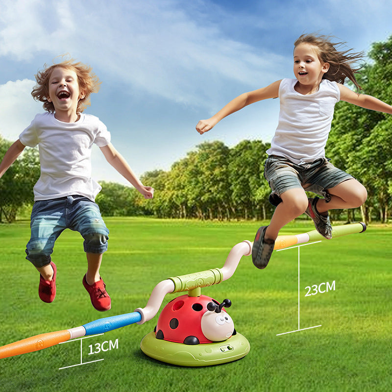 PlayMax – Set de actividades 3 en 1 para niños con comba, lanzamiento de anillos y cohete de pedales
