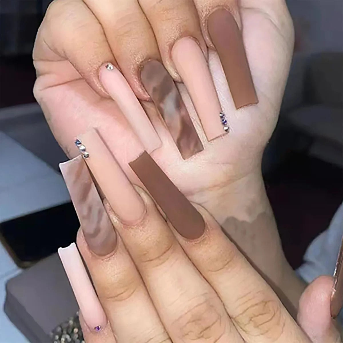 Presson Chic - 24 pieces pink nails with design | Quick to apply & elegant for any occasion